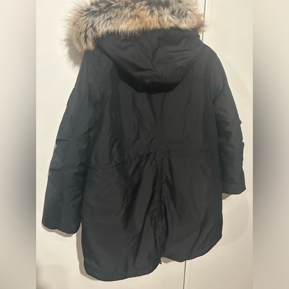 Land's End Women's Expedition Waterproof Down
Winter Parka w/ Faux Fur Hood M/P - Picture 9 of 11